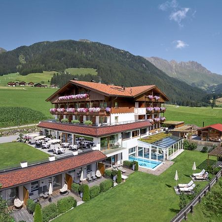 Vitalpina Hotel Magdalenahof Santa Maddalena in Casies Kültér fotó