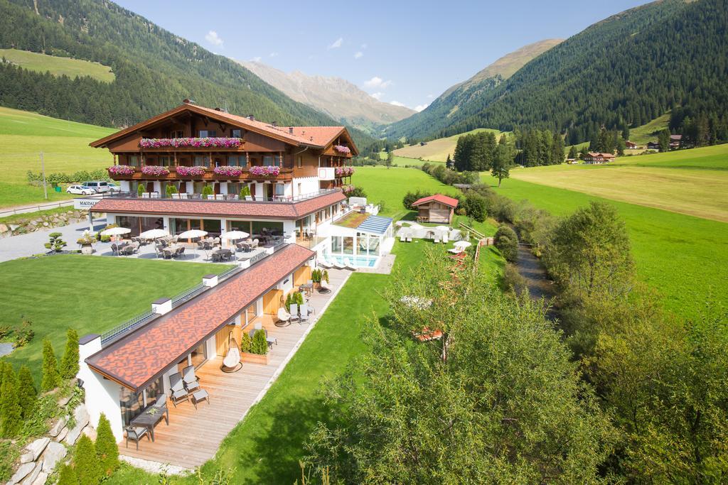 Vitalpina Hotel Magdalenahof Santa Maddalena in Casies Kültér fotó