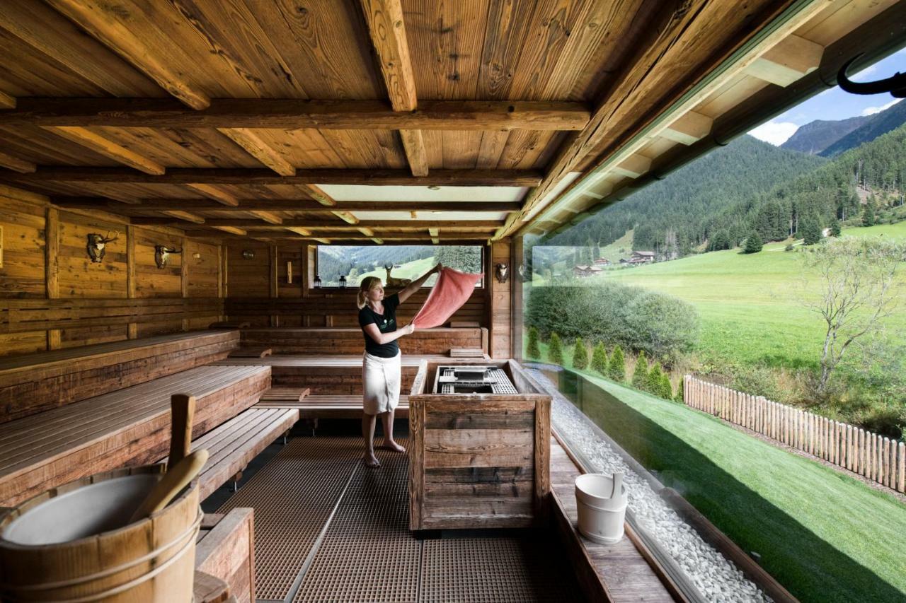 Vitalpina Hotel Magdalenahof Santa Maddalena in Casies Kültér fotó
